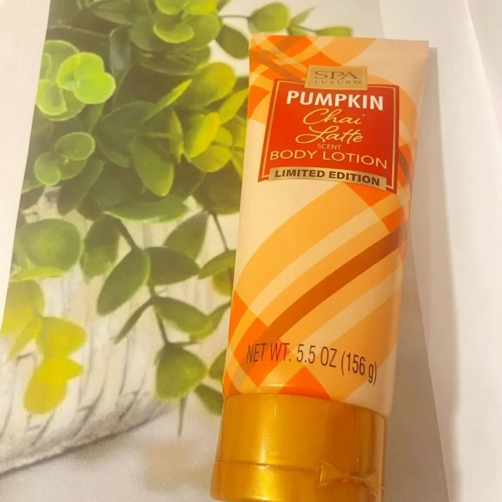 🛍️ Spa Luxury Pumpkin Chai Latte Scent Body Lotion Limited Edition 5.5oz-💥